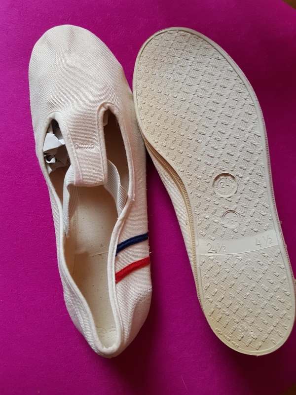 Nové Cvičky Jarmilky, bílé vel. 24.5 - 3