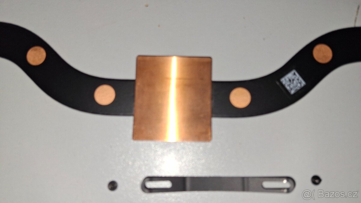 MacBook Pro 15" Rerina (Mid 2015), Integrated Graphics) Hea - 3