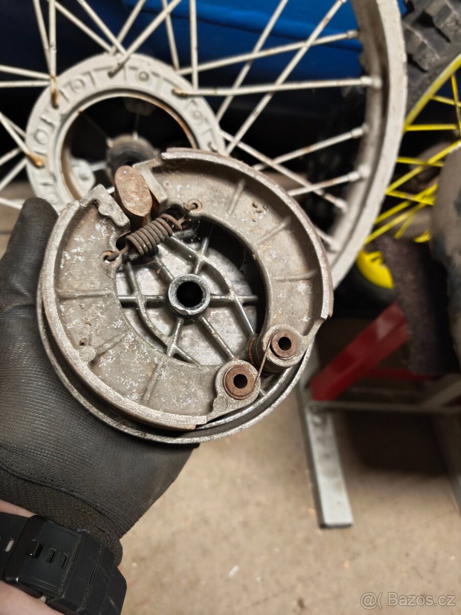 Přední kolo čz 250/380 - 3