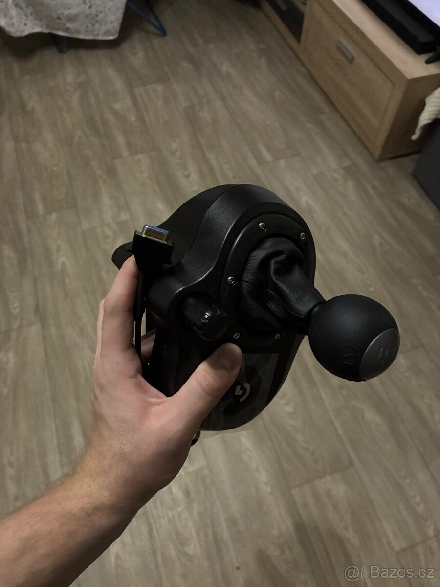 Logitech G29 řadící páka - 3
