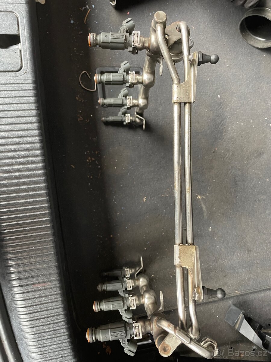 Sací potrubí Audi 4.2 mpi - 3