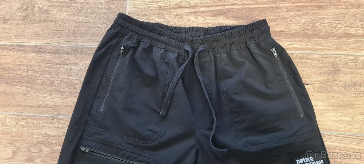 Černé sportovní jogger kalhoty Notice the reckless - 3