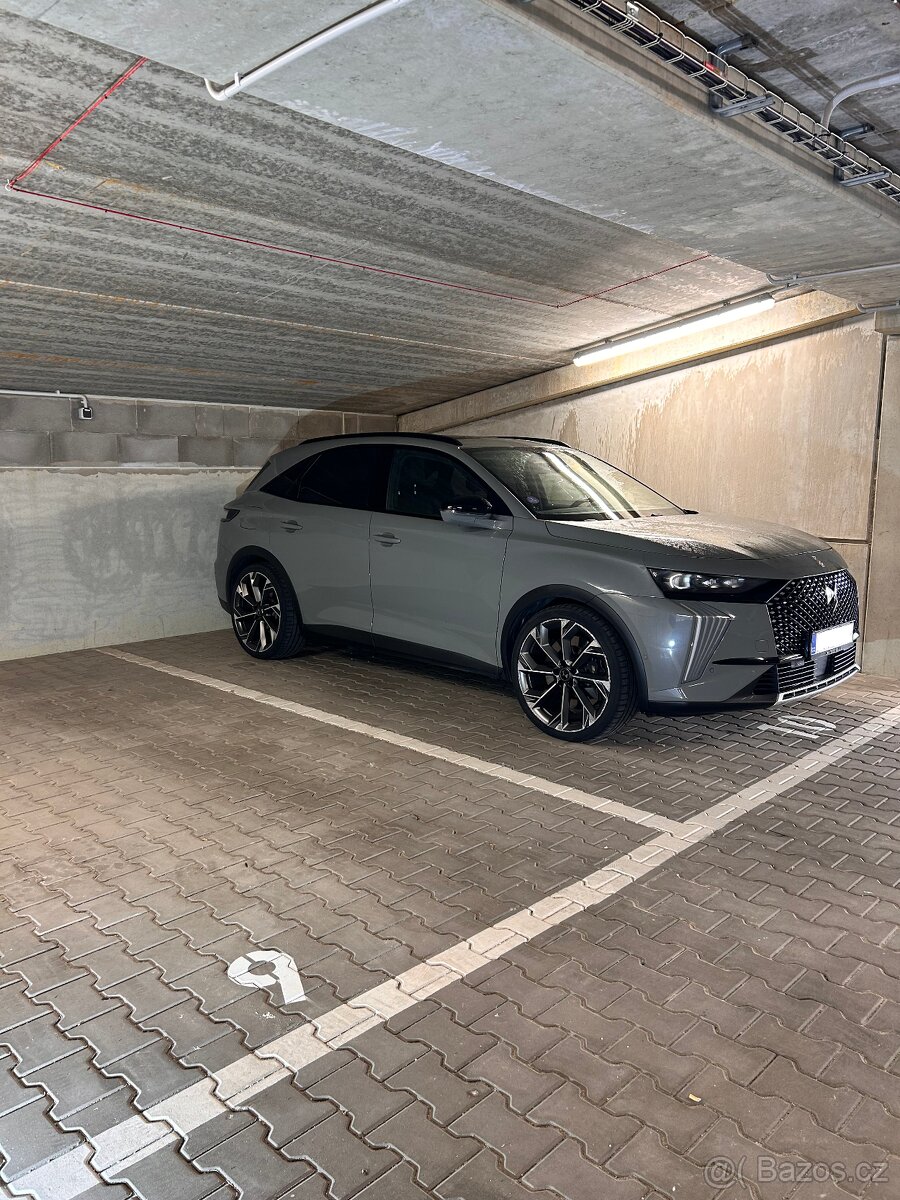 Pronájem garážového parkovacího stání – Bryksova ulice, Prah - 3