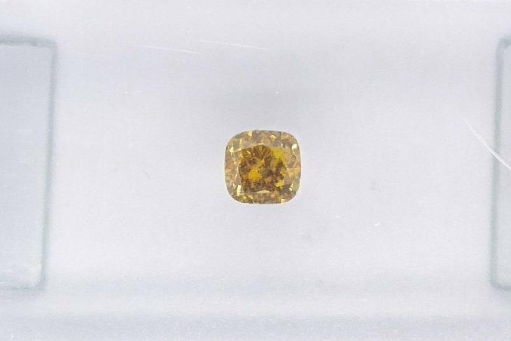 Diamant - Nat. Fancy Intense Brownish Yellow - 0,23ct - VS1 - 3