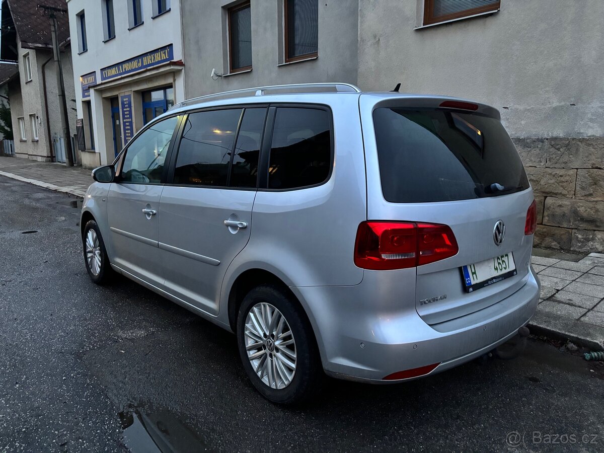 Volkswagen Touran - 3