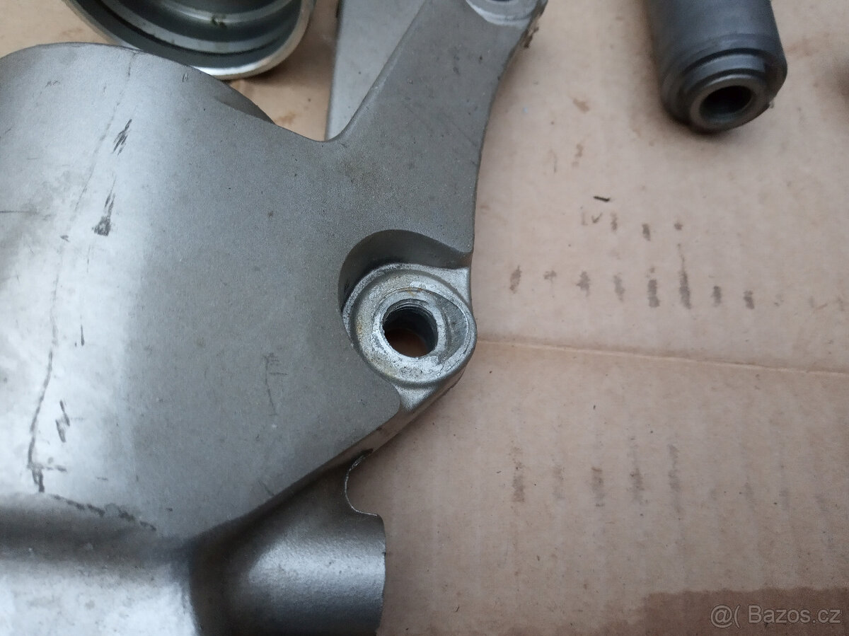 Suzuki GSX-R 1100 - ruzné menší ND - 3