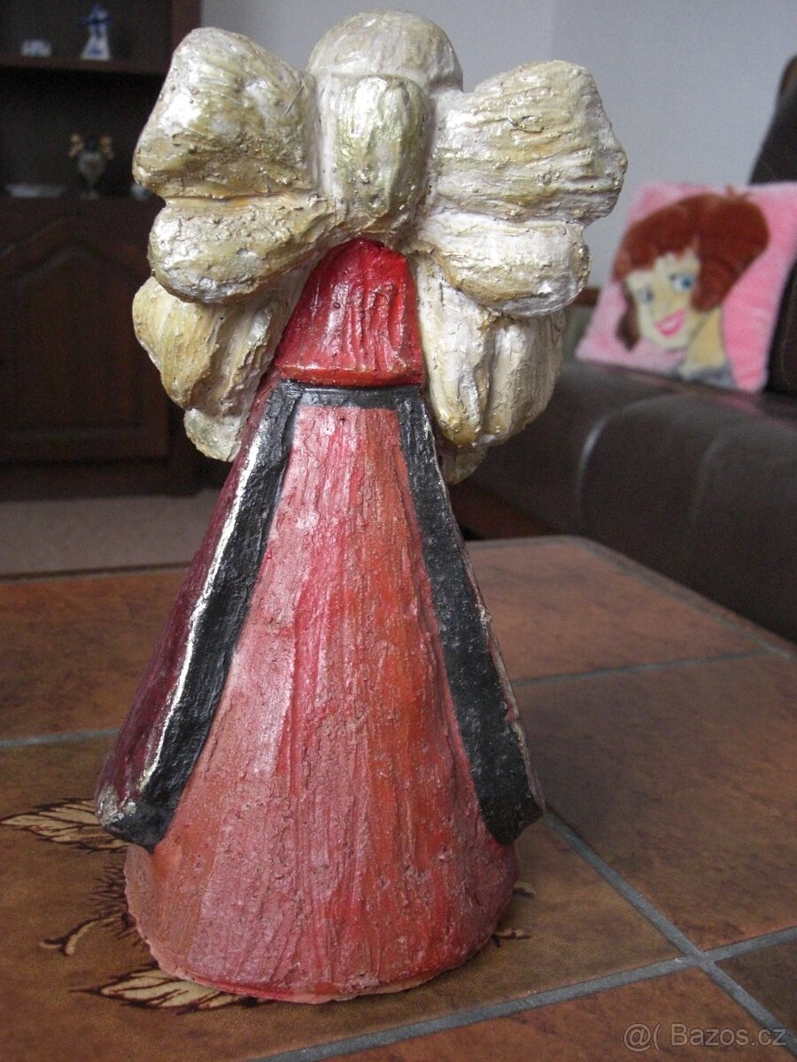 krásnou hliněnou sošku - 3