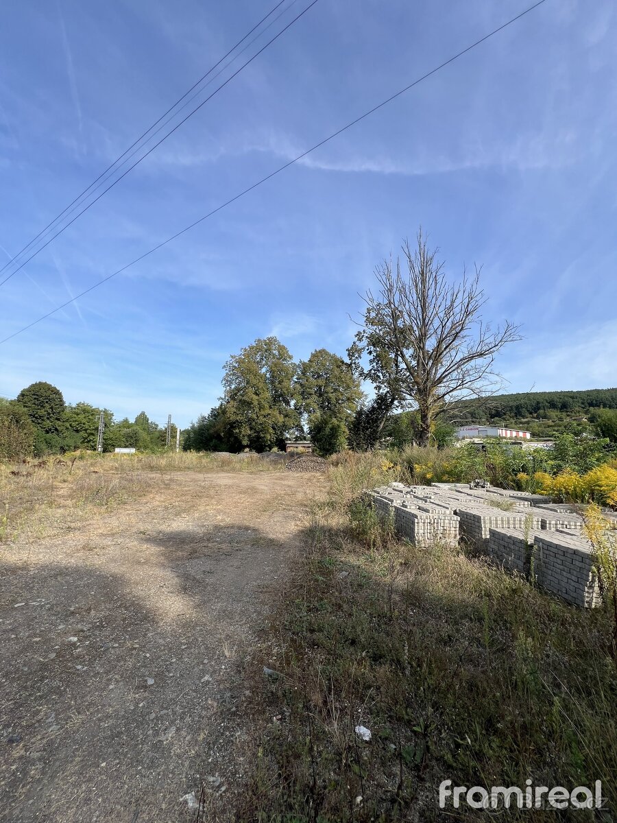 Pronájem pozemku pro komerční využití, 1 000 m² - Česká - 3