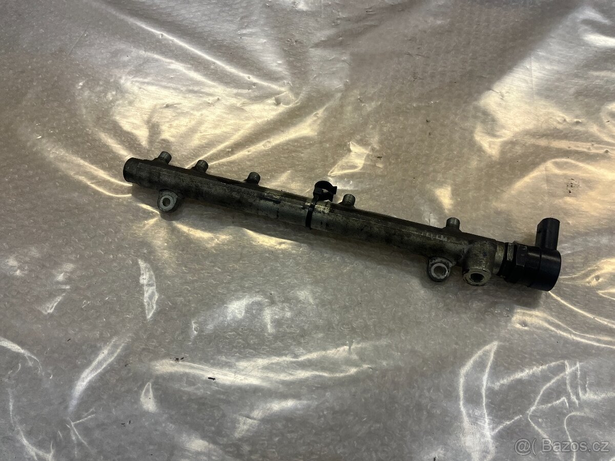 KOMPLETNÍ VSTŘIKOVACÍ LIŠTA 2.2 CDI 100KW 0445214038 - 3