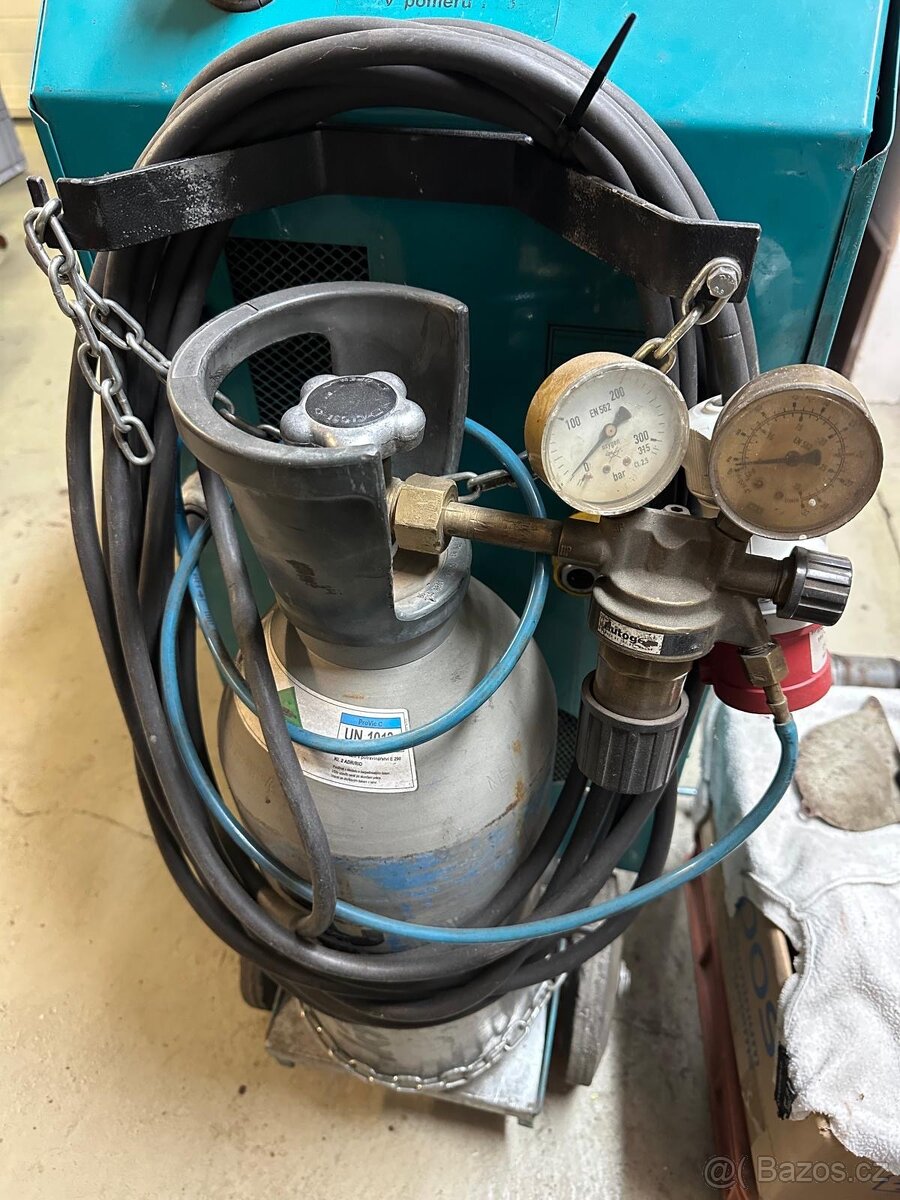 Svářečka CO2 - 3