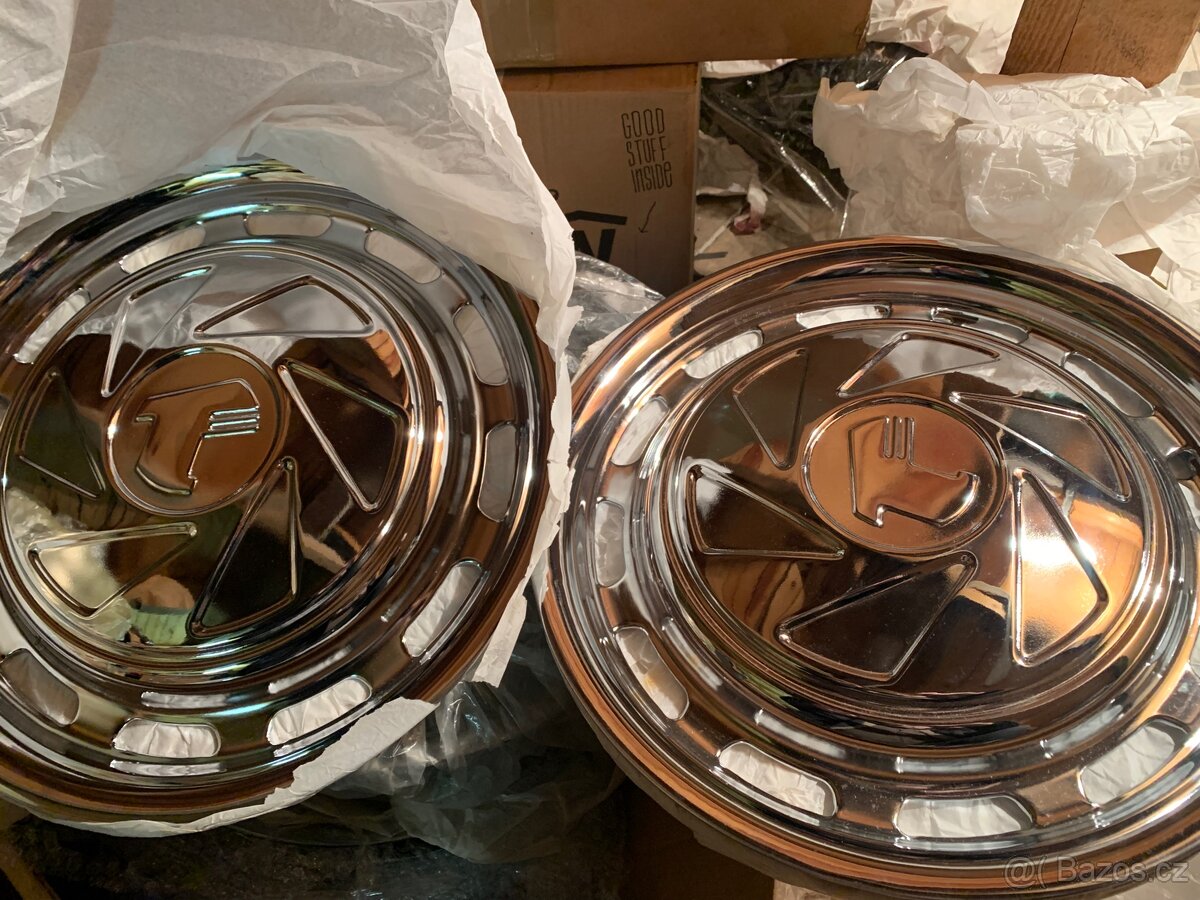 Tatra 603-chromované poklice - 3