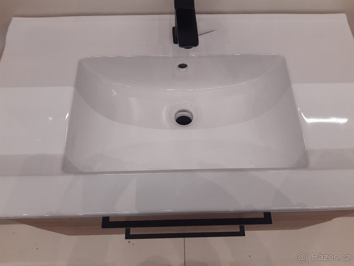 Koupelnová skříňka s umyvadlem 80 cm - 3