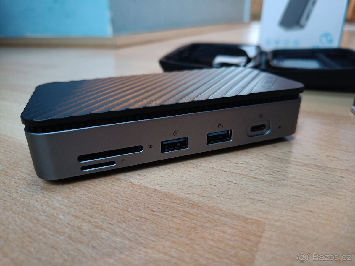 dokovaci stanice NOVA ORICO docking station with M.2 SSD enc - 3