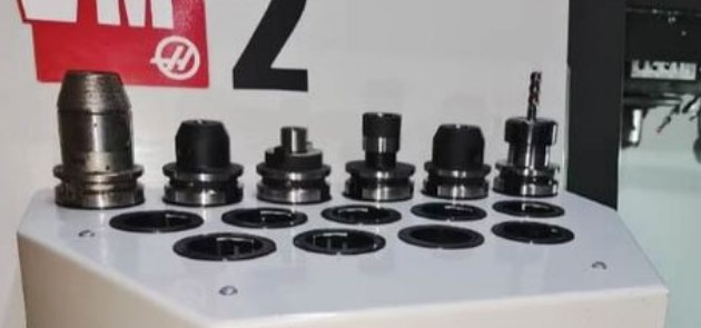 Obráběcí centra - vertikální VM 2 - 3