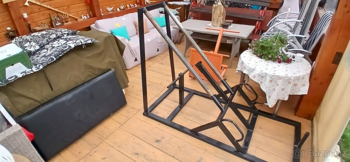 Posilovací stroj - Legpress - 3