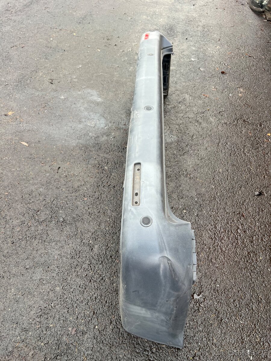 Zadní nárazník VW T5 - 3