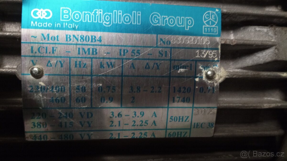 Elektromotor 750 W se šnekovou převodovkou 17,7 ot. - 3