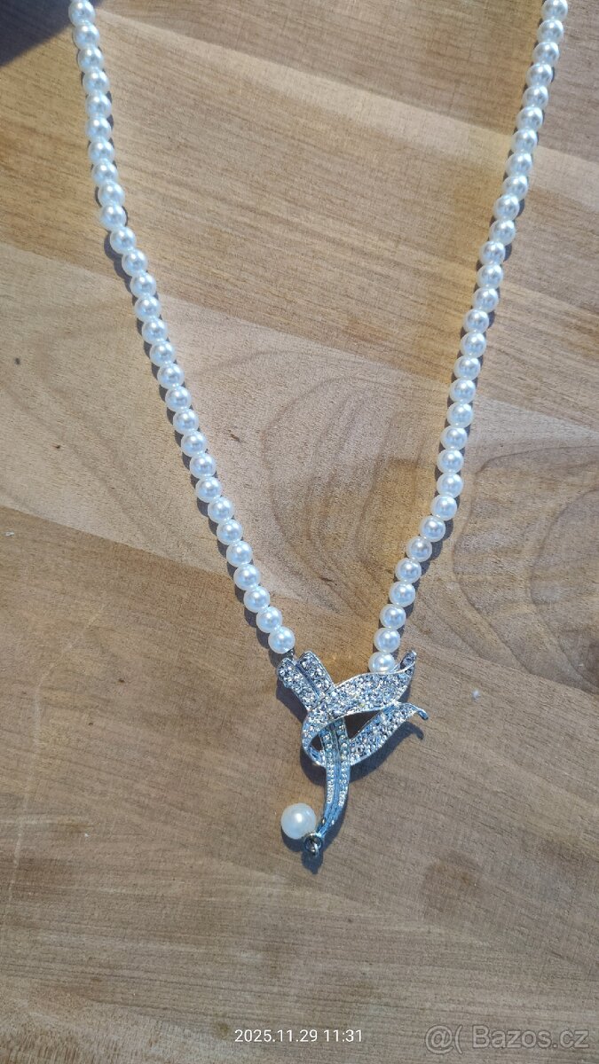 Perlový náhrdelník s náušnicemi. - 3