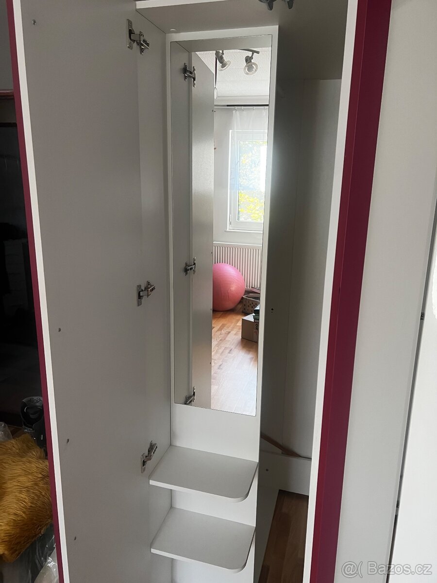 Šatní skříň - 3