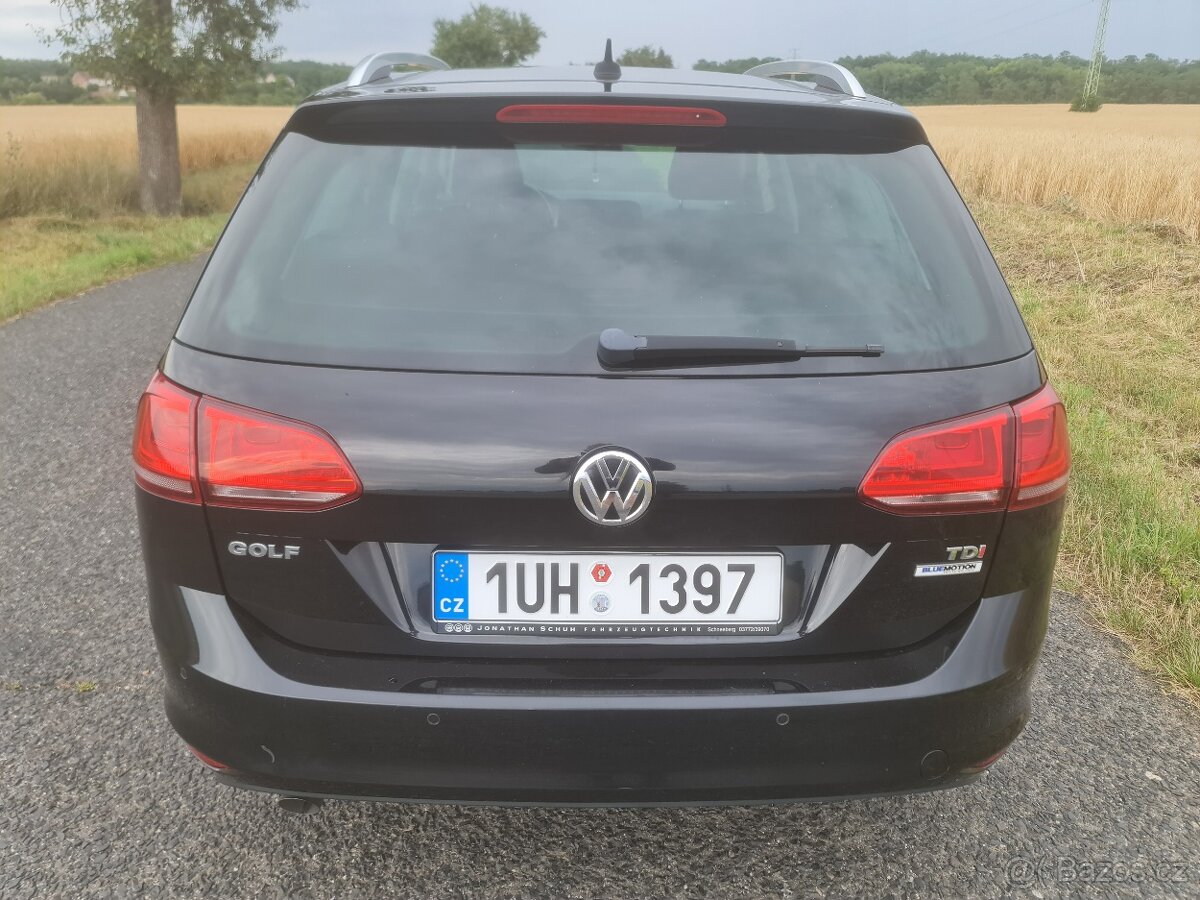 VW Golf 7 1.6TDI kombi, 77kW, 4/2016, servisní knížka - 3