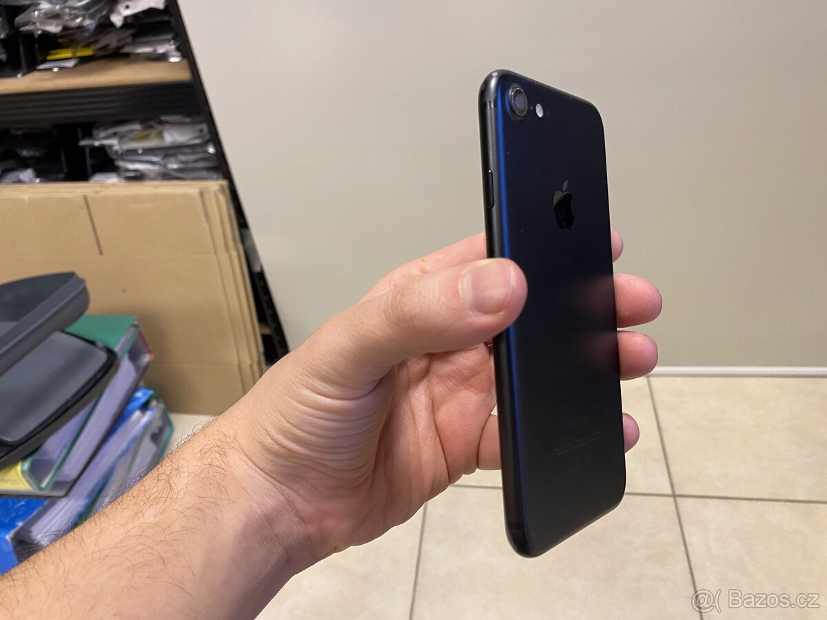 iPhone 7 | Plně funkční, vada foto - 3