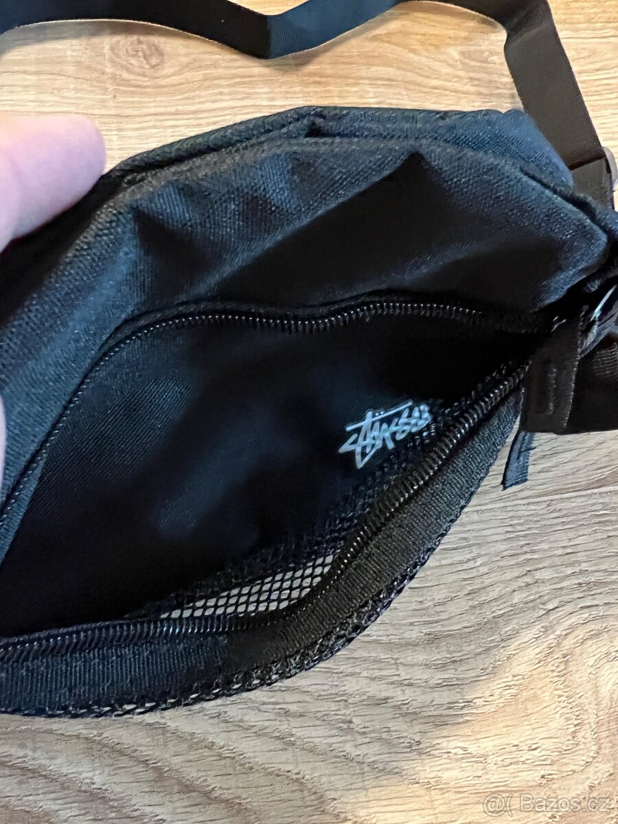 Ladvinka Stussy cerna - 3