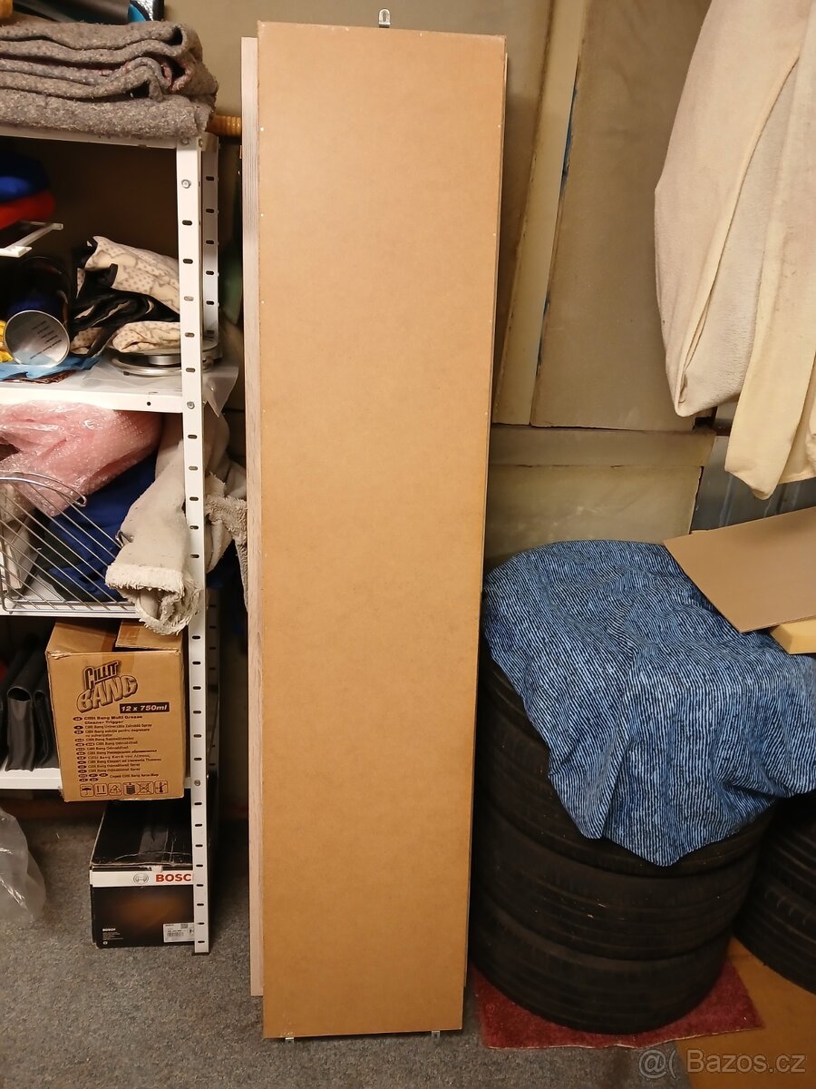 Vitrína závěsná 169x42x18cm - 3