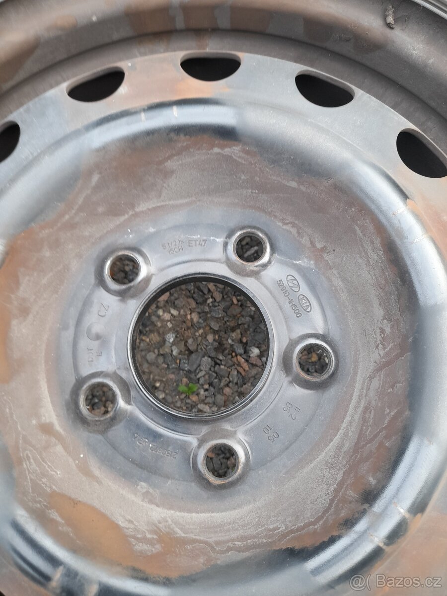 4x 15" obutá letní kola na Hyundai nebo Kia. - 3