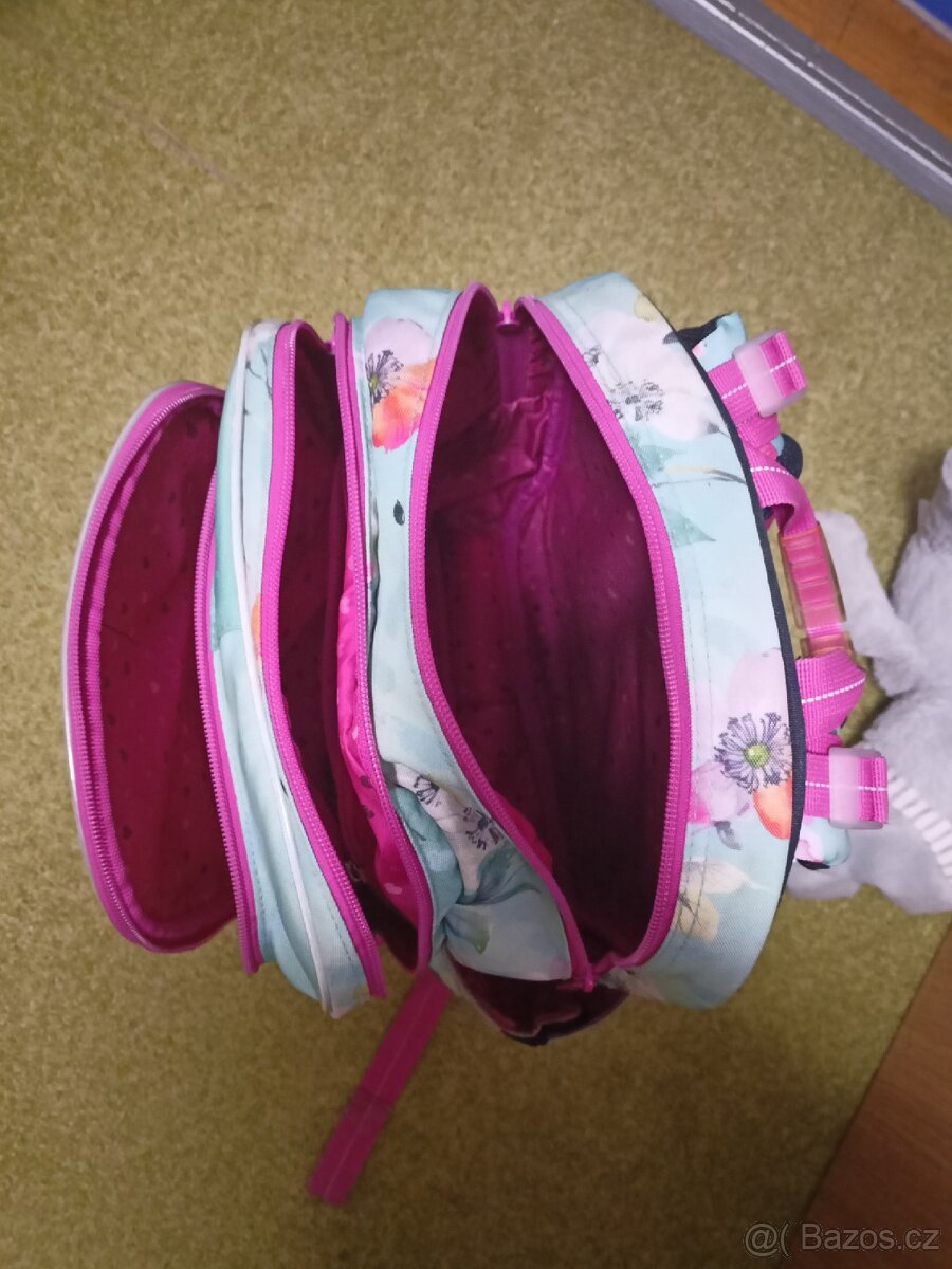 Školní aktovka odlehčená 900 g - 3