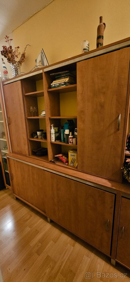 Botník se skříňkami - SPĚCHÁ - 3