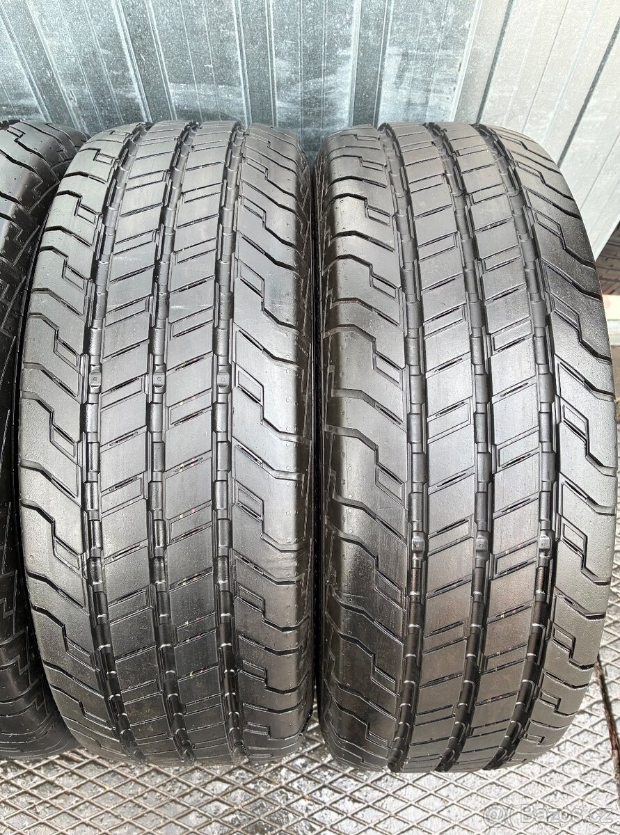 Continental 215/65/16c letní - 3