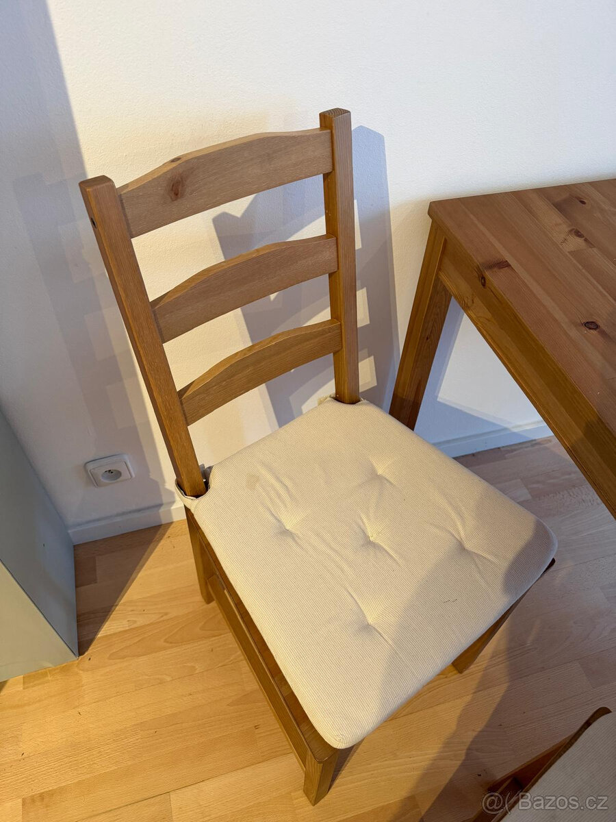 Jidelni stul IKEA a zidle - 3