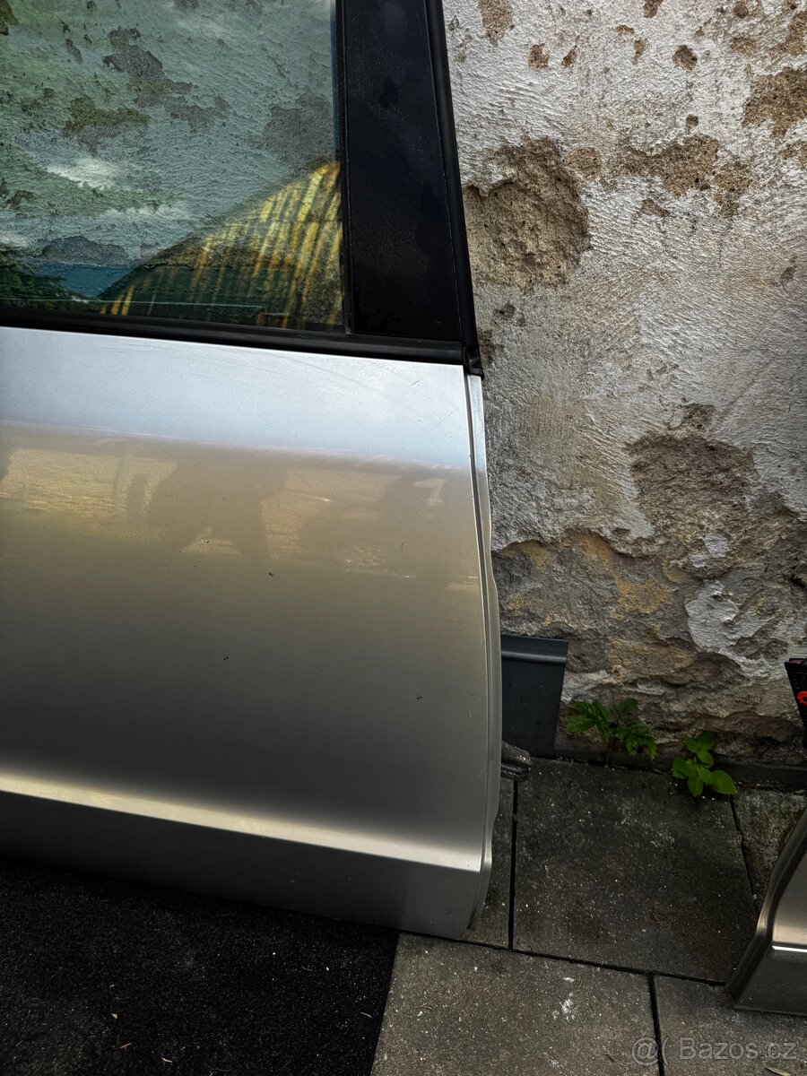 Prodám DVEŘE Škoda Superb 2 PREDFACE 2012 sedan - 3