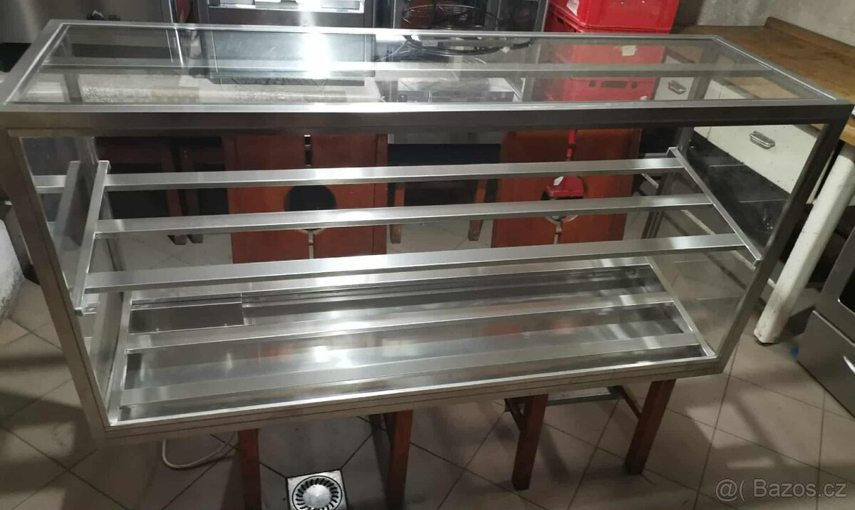 PREDAM VEĽKÚ PEVNÚ STOLOVÚ NEREZOVU PRESKLENNU VITRINU - 3