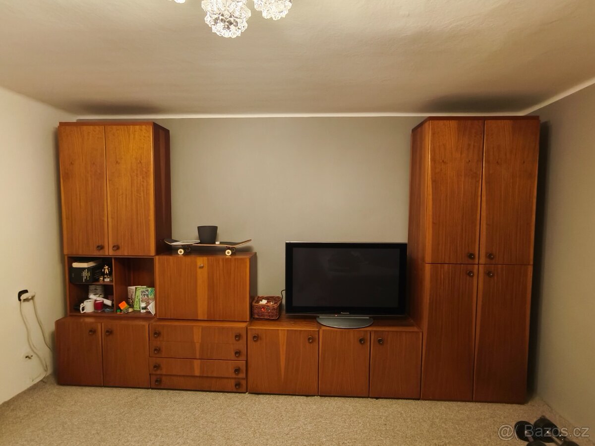 Dřevěná obývací stěna - 3