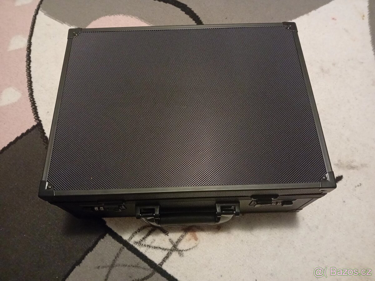 Kufr na hokejove karty - 3