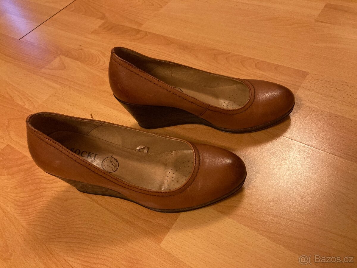 Kožené lodičky na klínku zn. Lasocki comfort vel. 36 - 3
