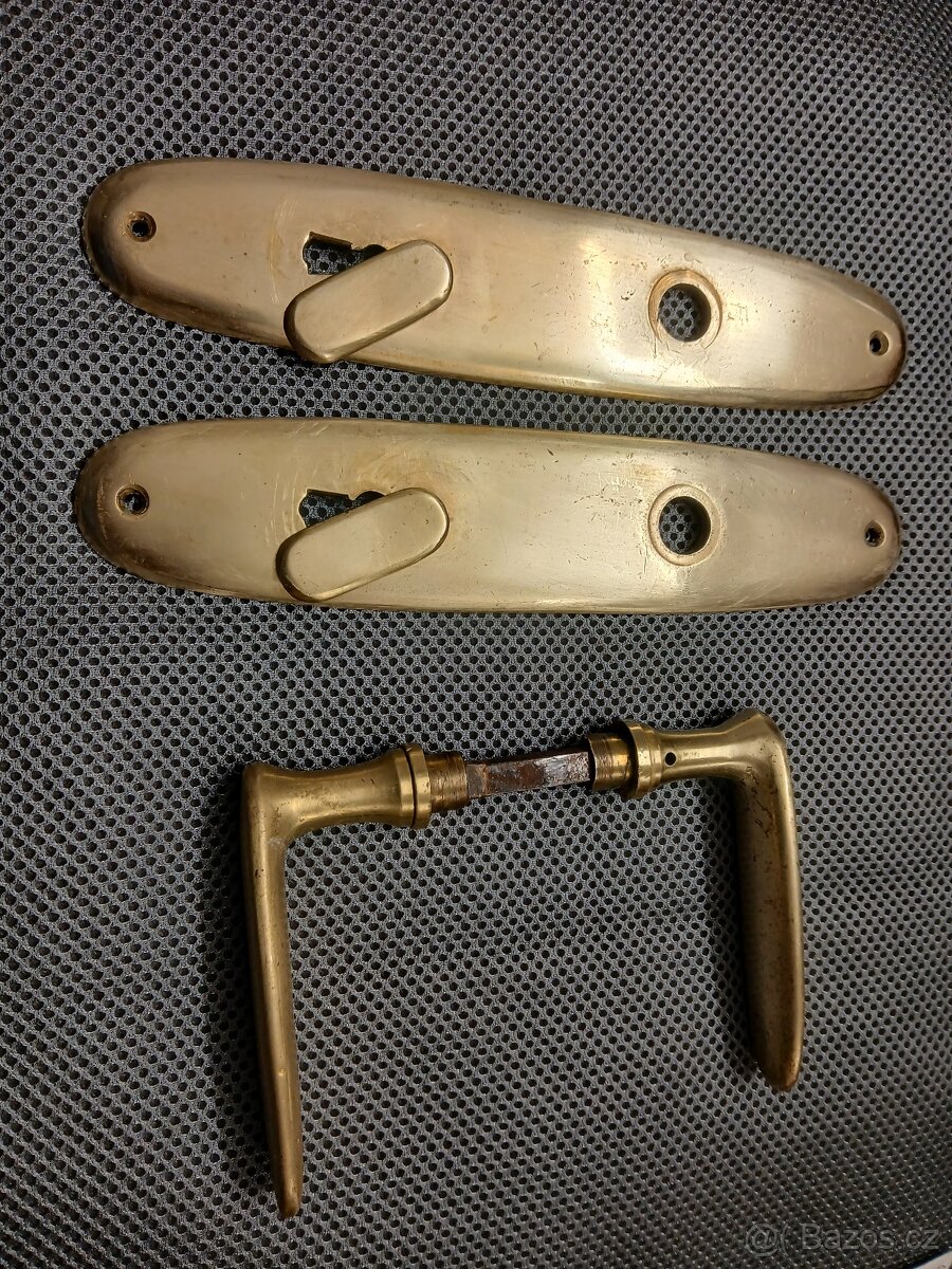 Staré mosazné dveřní kování, 6 párů - 3