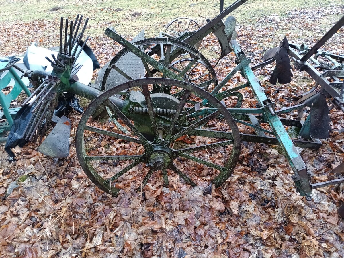 Prodám cirkulárku a stroje na brambory - 3