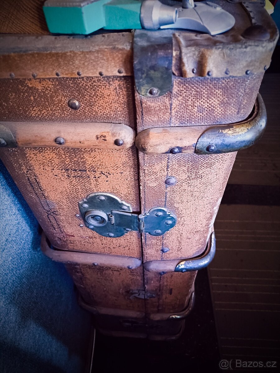 Starožitný cestovní kufr - 3