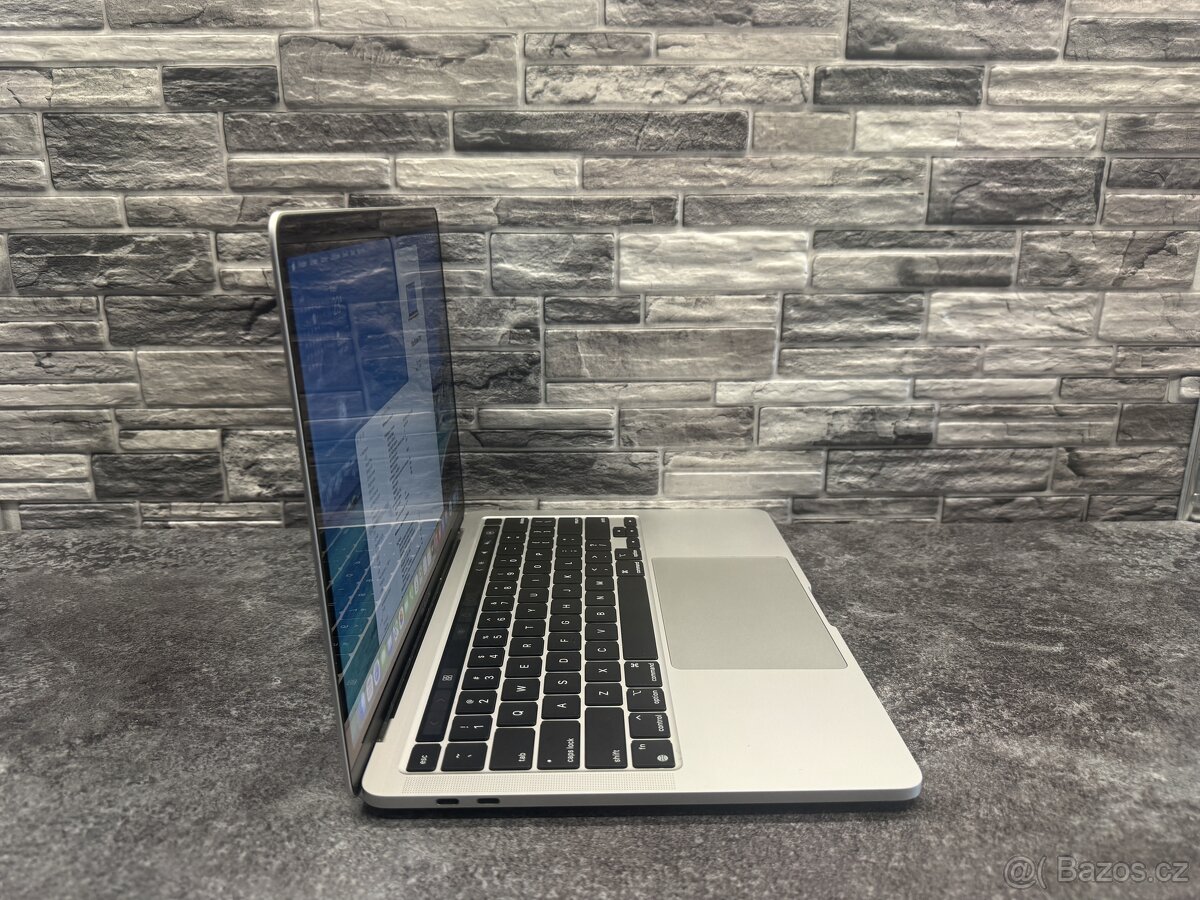 MacBook Pro 13" 2020 M1 / 16GB / 500GB - 3