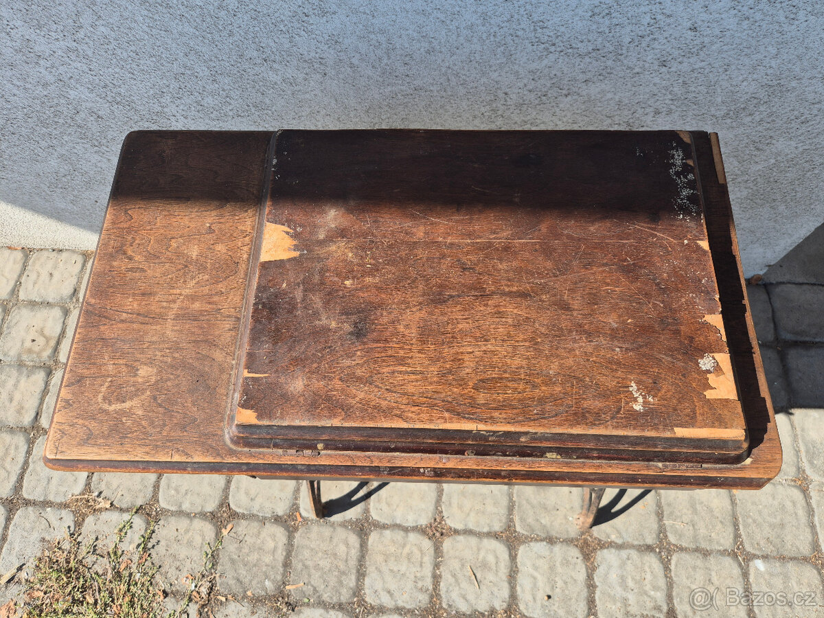Podstavec Singer - 3