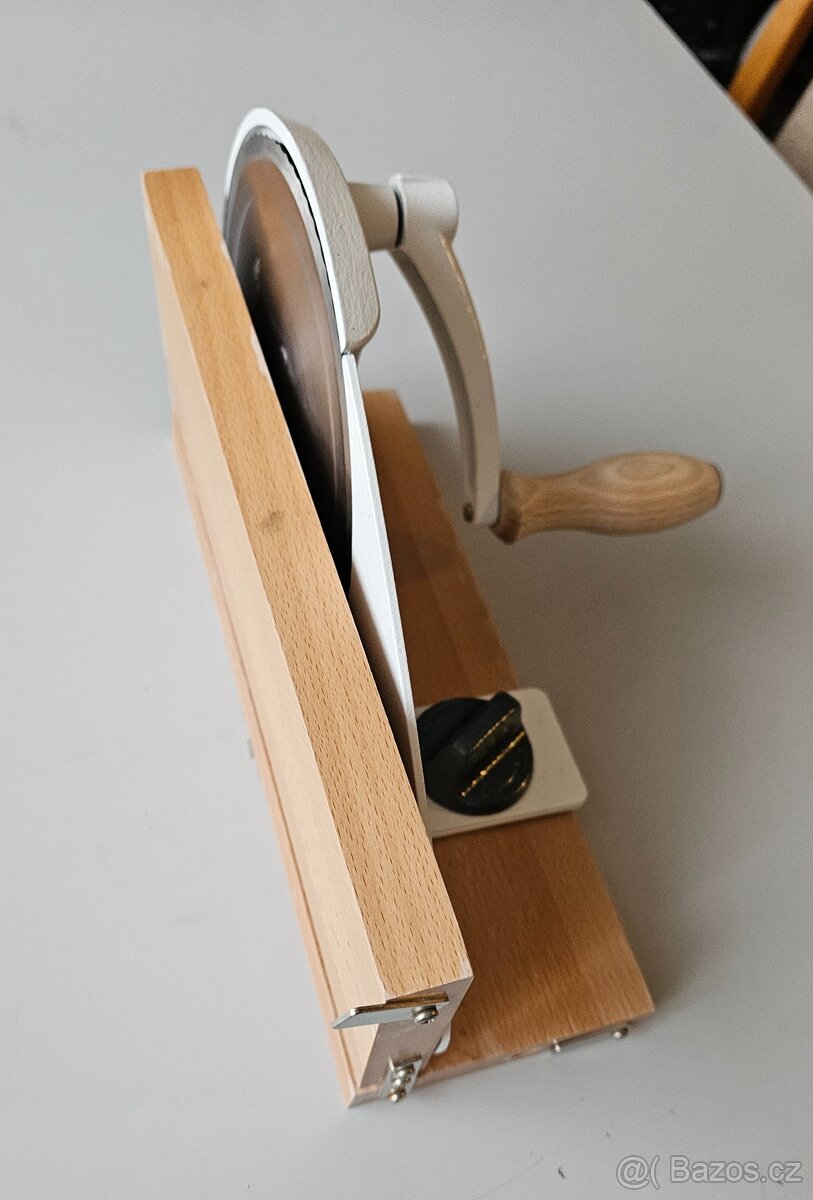 Ruční kráječ na chleba - 3