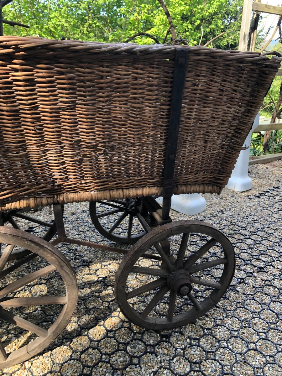 Nádherný Starožitný kočár - 3