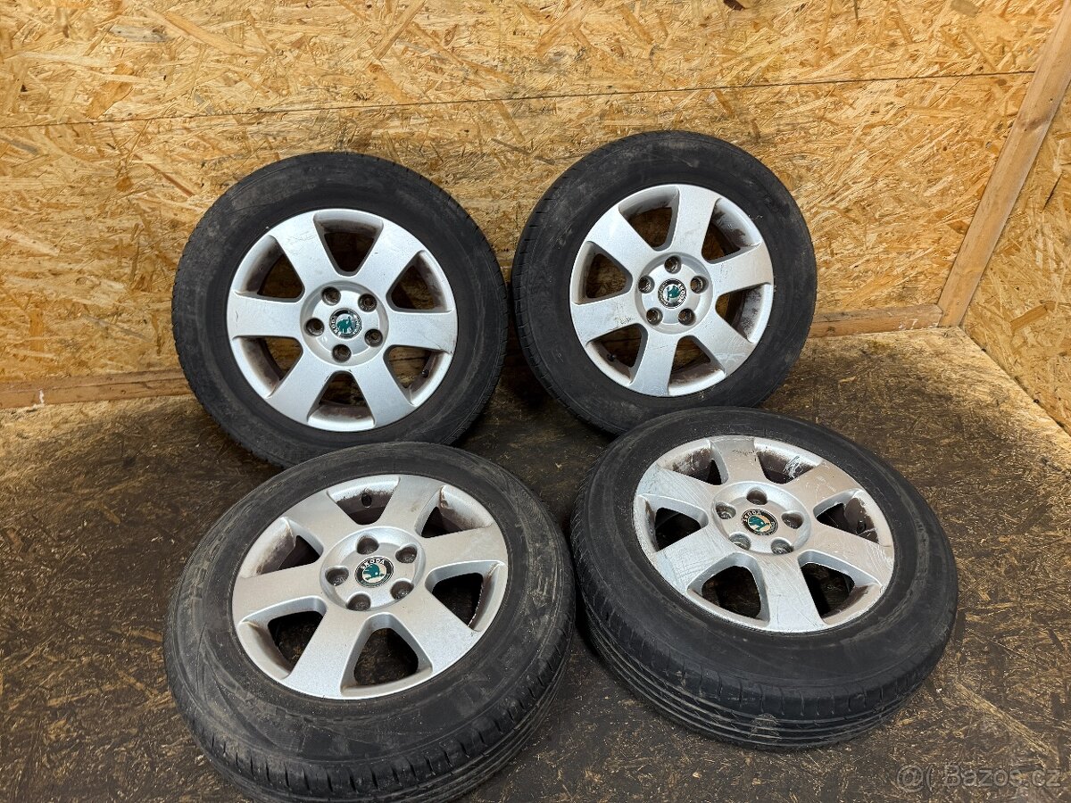 SADA ALU KOL ŠKODA 1Z0601025K 5x112 57,1mm ET47 195/65 R15 - 3