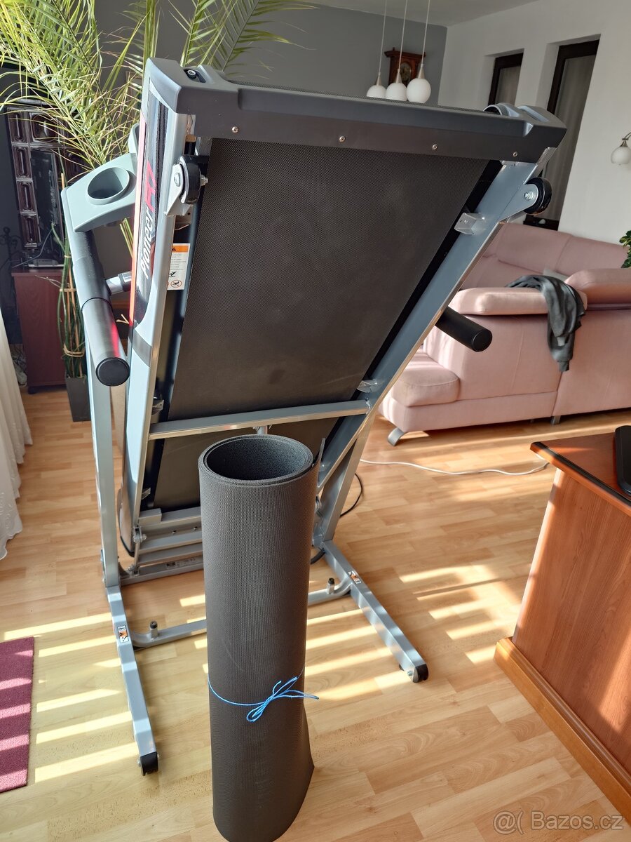 Prosáklo běžící pas - 3