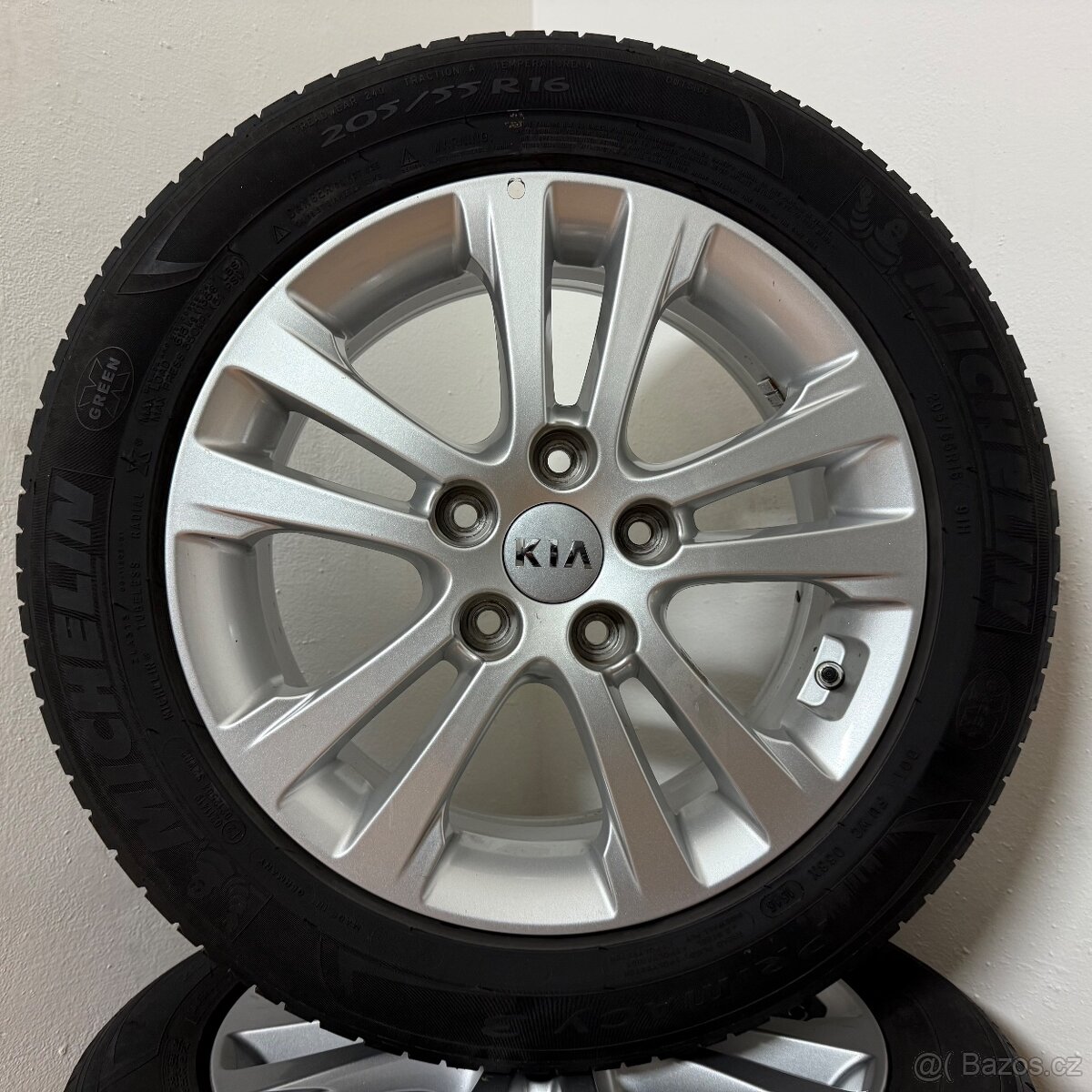 KIA CEED II 5x114,3 R16 ET50+LETNÍ 205/55R16 4,5mm - 3