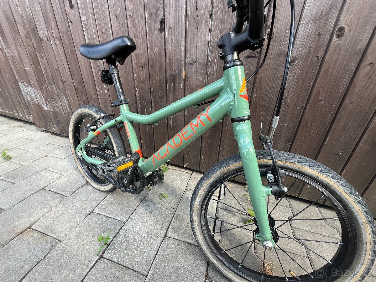 ACADEMY, vel. 16 - 3