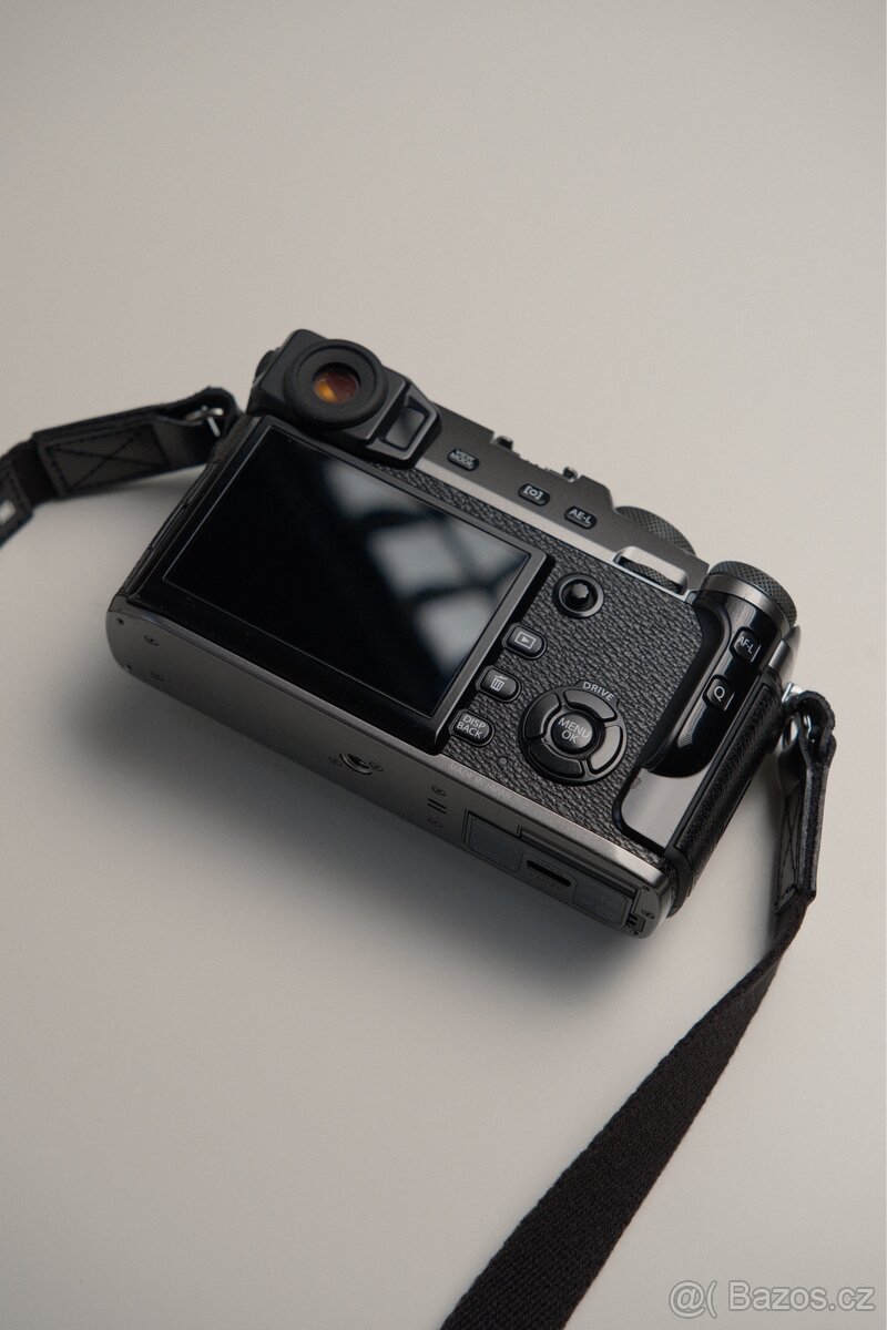Fujifilm x-pro 2 graphite + příslušenství - 3