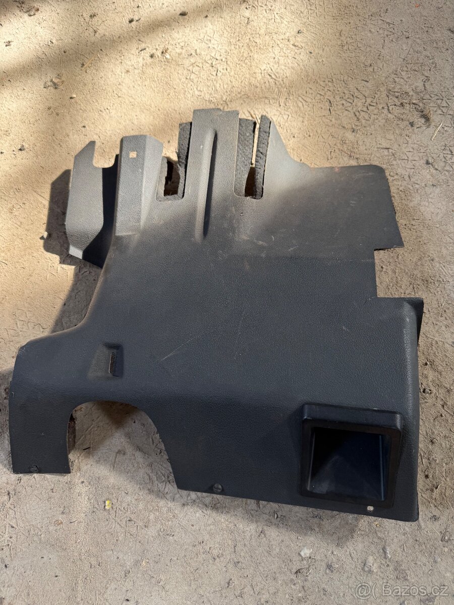 E30 - kryty pod volant - 3